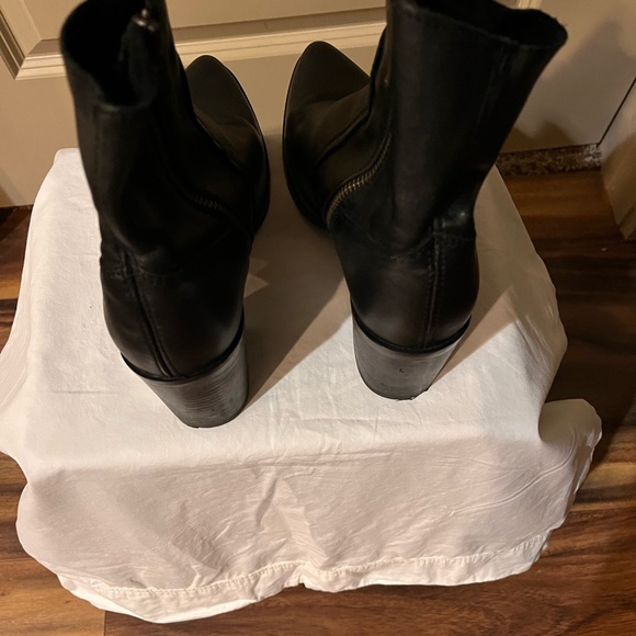 Steve Madden Boots. - Picture 3 of 7